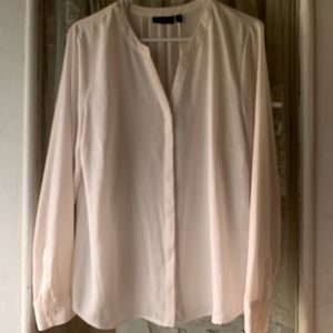 White Apt 9 long sleeved white blouse size large